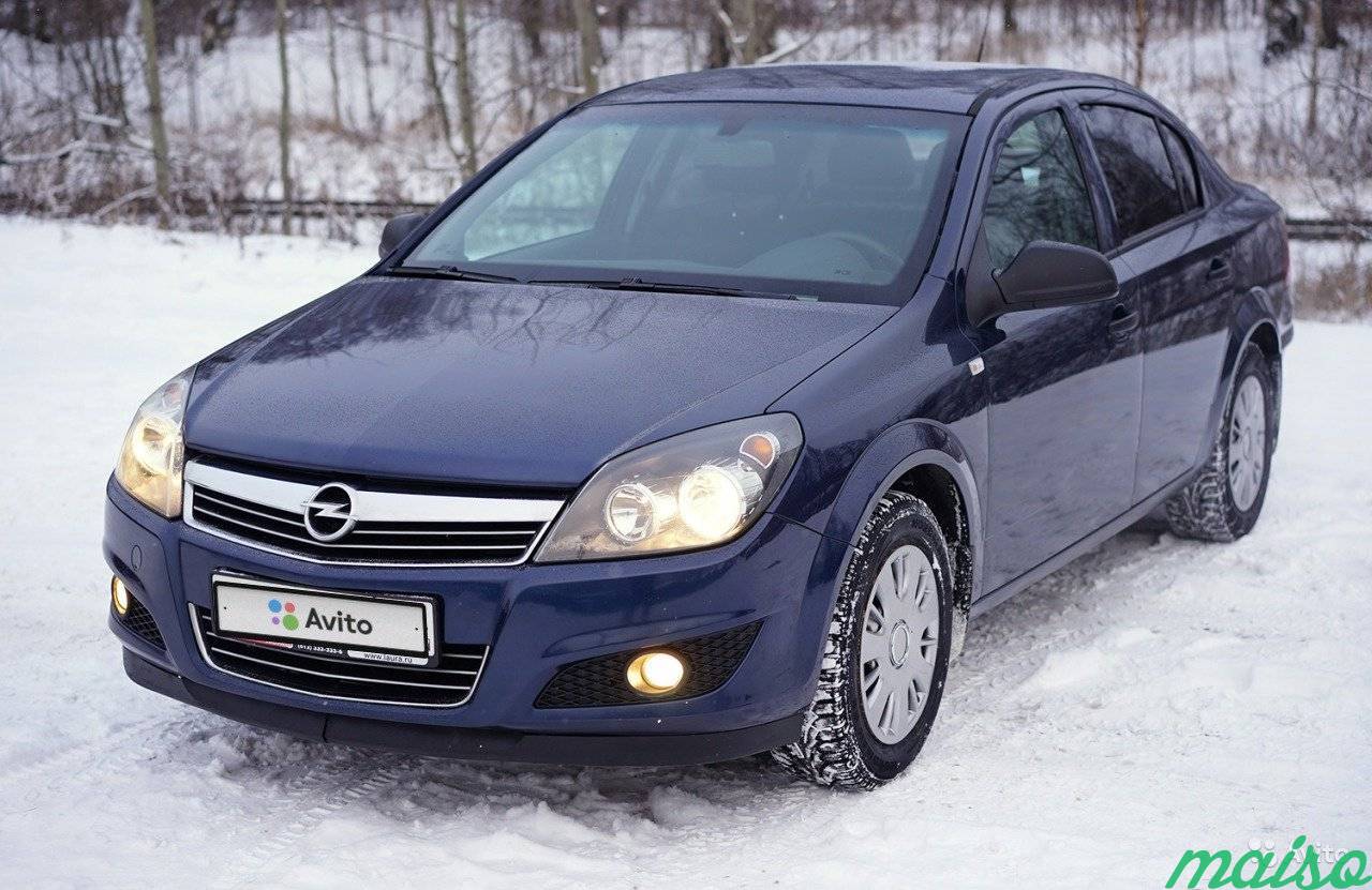 Opel Astra 1.6 МТ, 2011, седан в Санкт-Петербурге. Фото 1